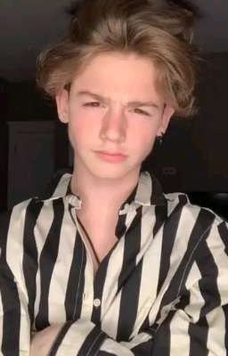 Хорошая девочка..(Завершено)