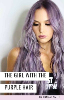 Девушка с фиолетовыми волосами
