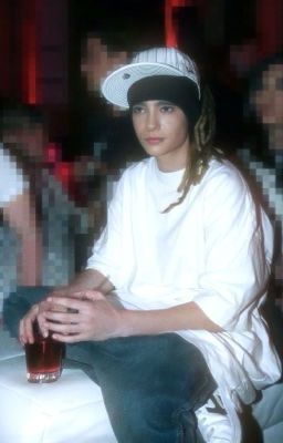 А почему ты тогда на меня смотрел?