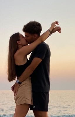 Любовь разгорается всё больше и больше...