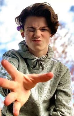 летающий слоник. про Пейтона