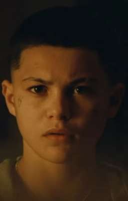 У него выбриты виски.(Эйфория)