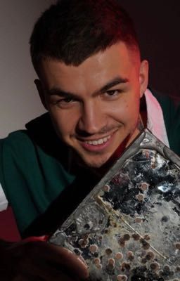 Между светом и тьмой 