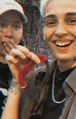 I fell in love with your freckles... (Завершён)