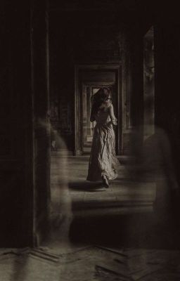 И всюду слышен шепот тьмы