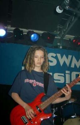 мальчик с гитарой