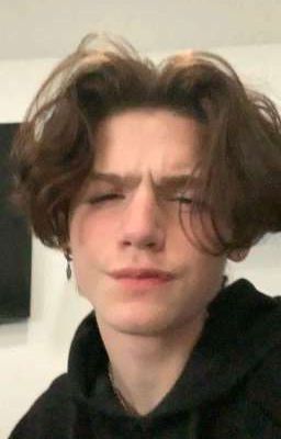 Малышка ревнует