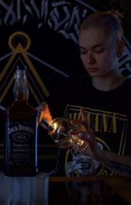 "Что здесь забыла такая малышка?"