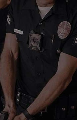 I'm a good girl, officer👮🏻‍♂️