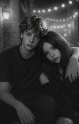 между вспышками камер 