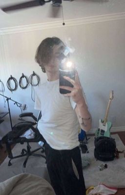 я не умею дарить ей любовь..