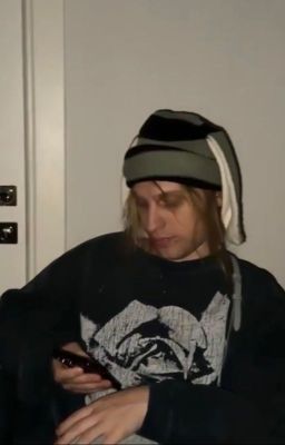 Сигареты с вишней? Я думал ты не куришь...||PLOHOY PAREN