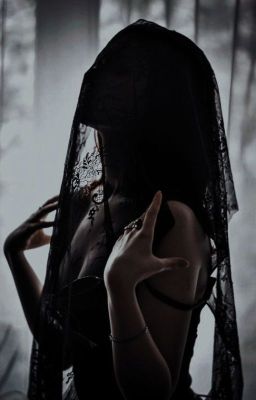 За девочкой стоит дьявол