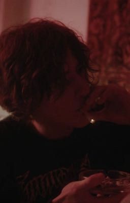 рыжая девушка, что такого в ней?| киса| черная весна|