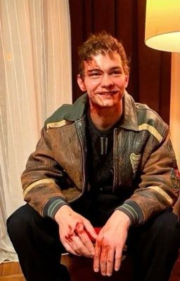 когда он ложился спать, она догоняла его во снах.