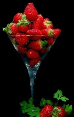 Ягодка для коктейля