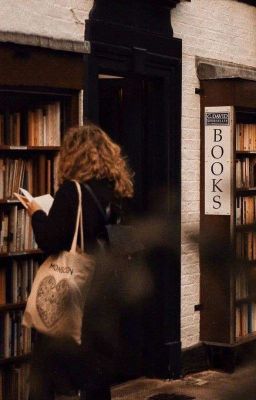 Девочка С Книжными Страницами