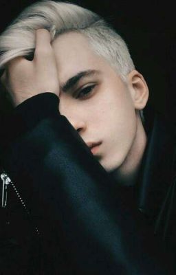 Сначала враг, потом девушка.[ВРЕМЕННО ЗАМОРОЖЕНО]