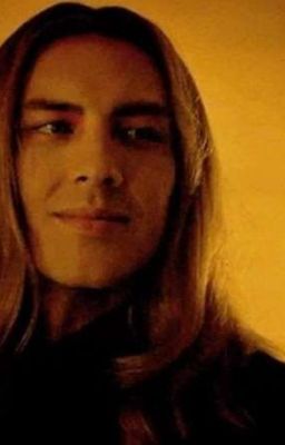 Девушка для Майкла Лендгона.