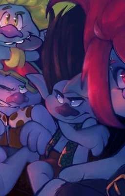 5 братьев и младшая сестра. 