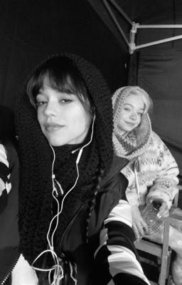 цветы на кладбище 