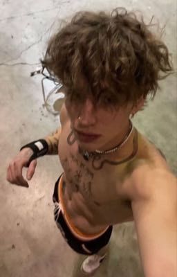 тот самый одноклассник.