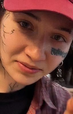 а ты не маленькая?