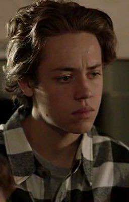 ~Странная жизнь~ Карл Галлагер и Т/и