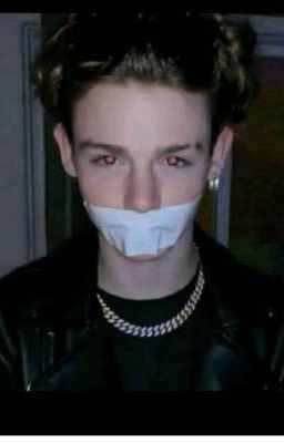 Ты ведёшь себя как шлюха... 