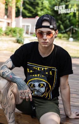 Бармен водочки плесни ! 