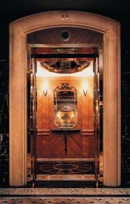 Студентка Мужской Академии.