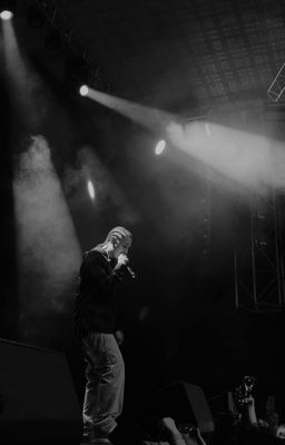 Оставь автограф на шее 