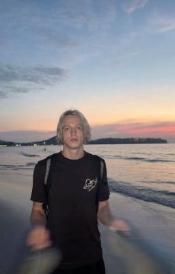 шлейф твоих духов..//paradeevich