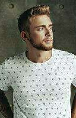 «Малышка под прицелом»