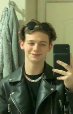 я люблю тебя, а ты причиняешь мне боль