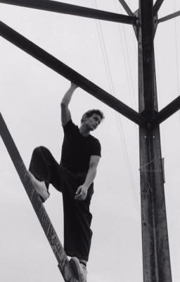 Девушка с синими ногтями/ Турбо