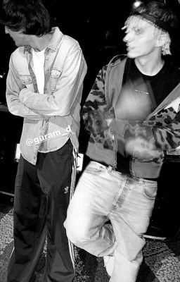 мы в Украине но поцелуи с Франции 