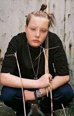 -Ахах, замухрышка.