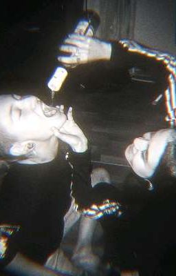 хоть мы и враги но ты моя и точка 