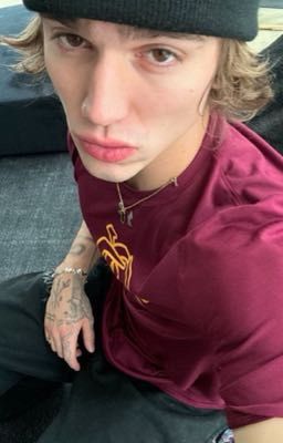 Тебя любит моя подруга.. /V.H/