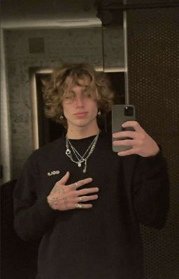 {~Кейси под прикрытием~}