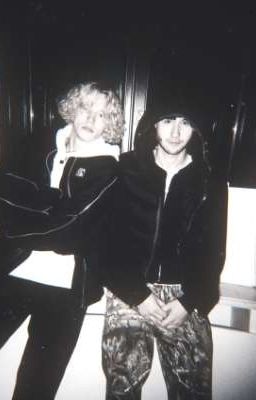 - между долгом и чувствами 