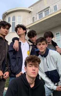 Секс рабыня подростков-тиктокеров