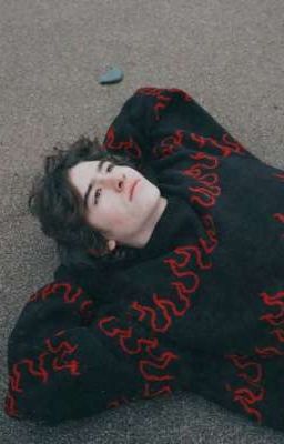 Мы все с тобой, не смотря на то, что мы все мертвы ...