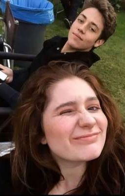 суровая жизнь двух влюблённых?