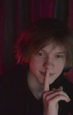 мой преследователь стал кем то больше. 