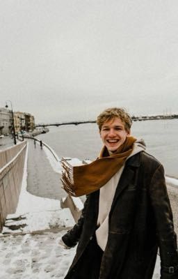 светловолосая особь.//хэнк