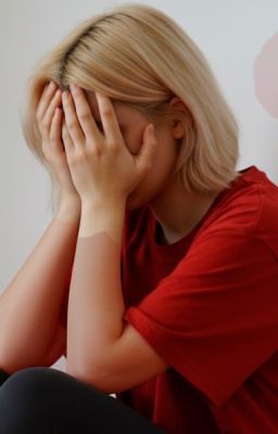 Девочка-селфхарм