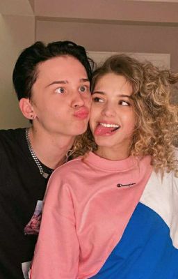 Идеальный враг/Фф про Даню Милохина и Юлю Гаврилину(закончен)