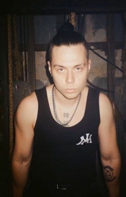 Просто друг, или нет.